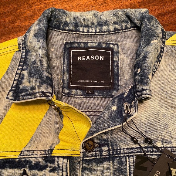 Brand NWT Reason NY Distressed Denim Jacket - Picture 4 of 4
